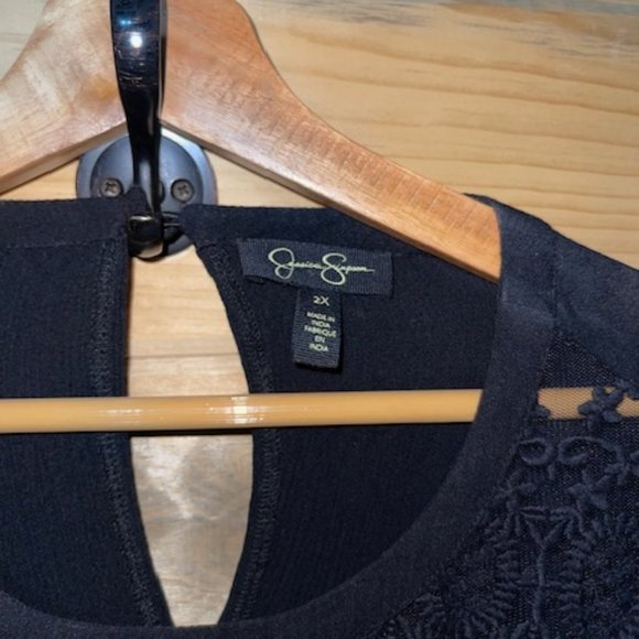 Jessica Simpson Plus Size Flowy Blouse 2X - Picture 5 of 6